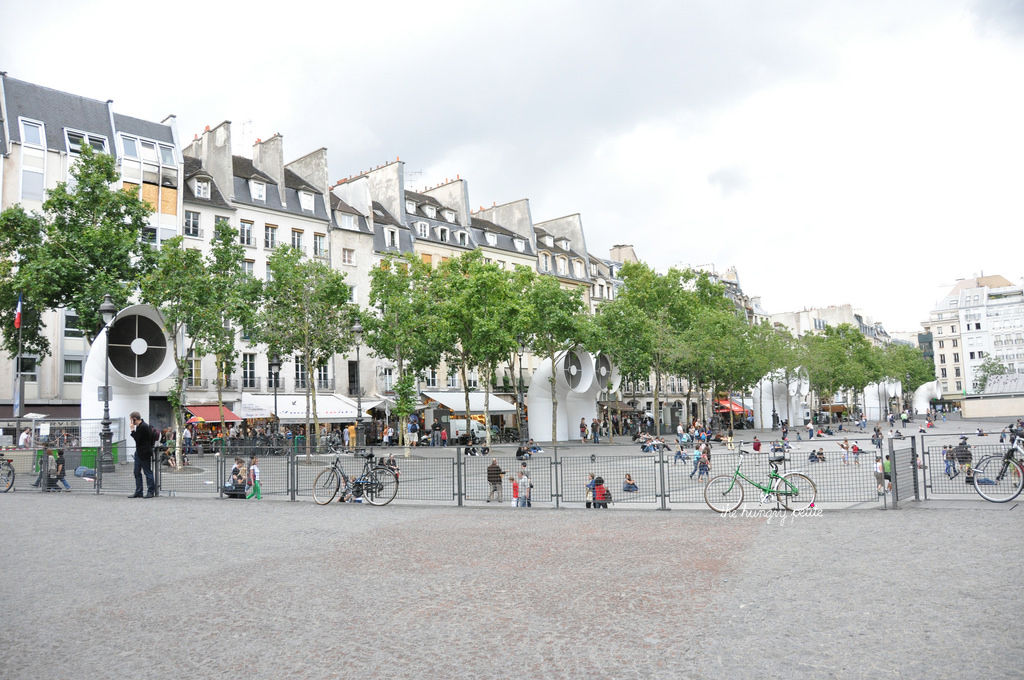 Homes across from the Pompidou