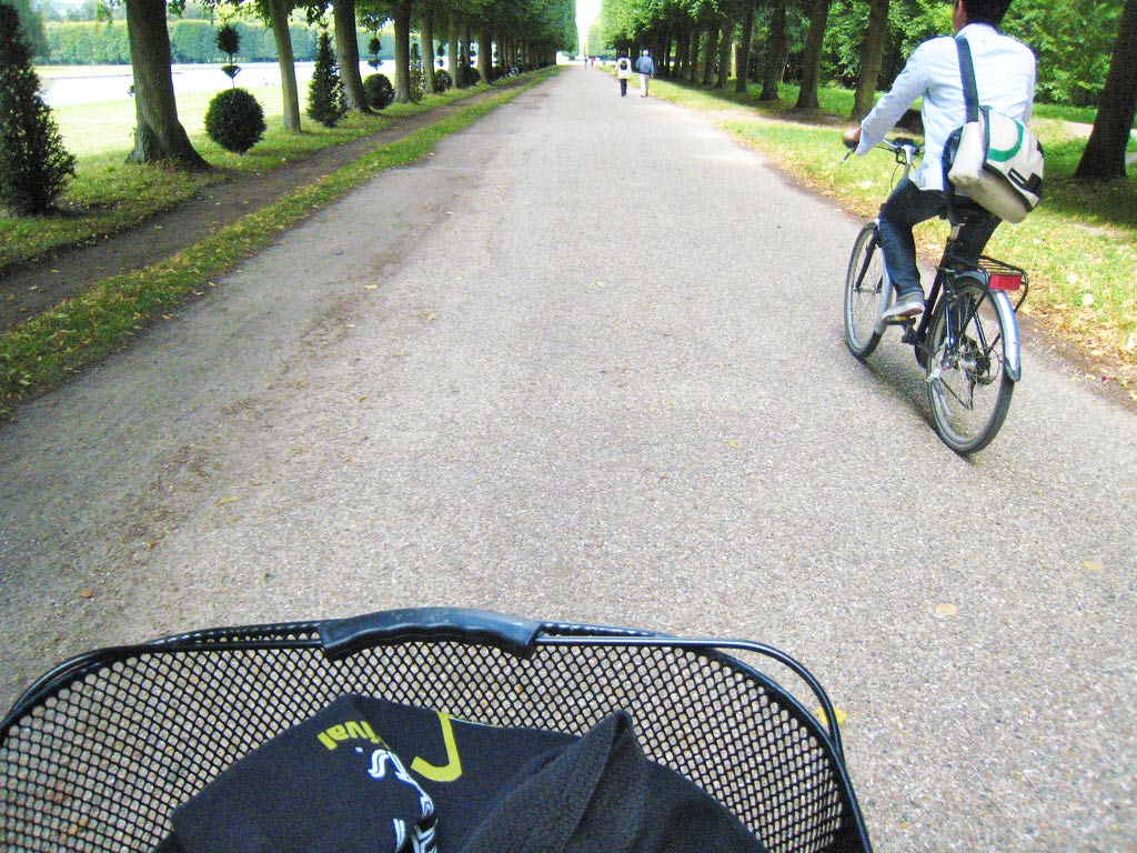 Rent a bike to explore the gardens