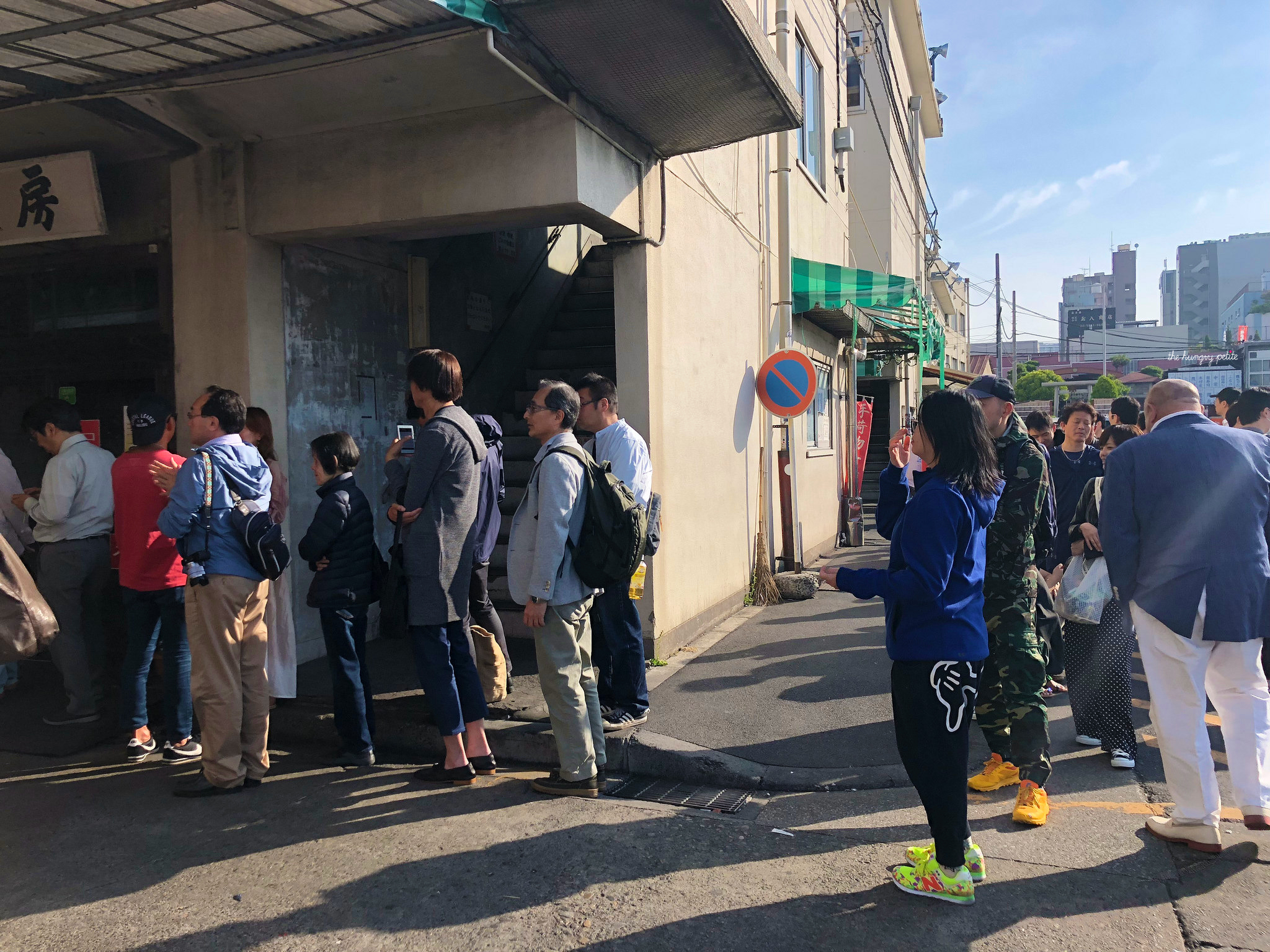 After we finished eating, this was the line around 6am