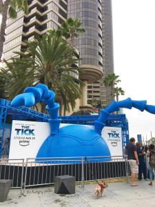 Outside Con The Tick