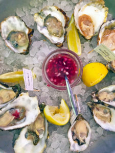 A dozen delicious briny oysters- Boudeuse No.4, Umami No.3, Platte Zeeuwse 4 nul