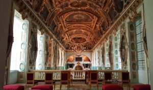 Looks like a painting, right? The rooms inside the Château de Fontainebleau are incredible