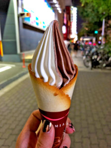 Chocolate + Vanilla Cremia